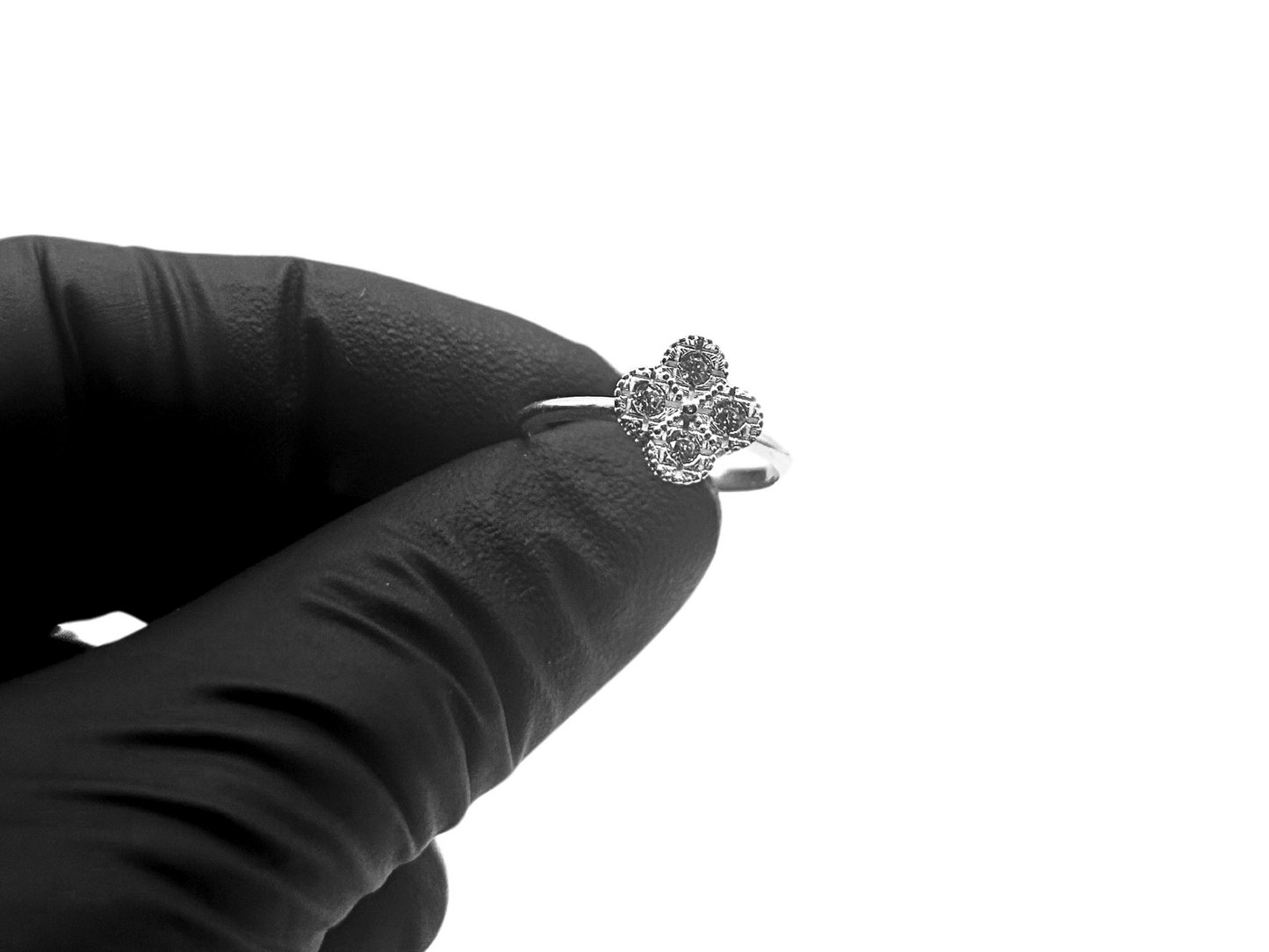 Dunne iced out klaver ring - 925 zilver -