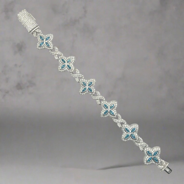 ICED OUT MOISSANITE BLAUW KLAVER ARMBAND 15 MM - 925 ZILVER -