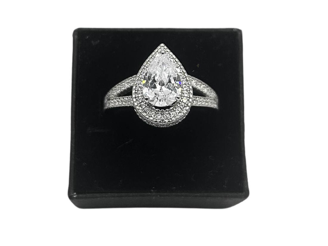 Zilveren ovale iced out ring - 925 zilver -