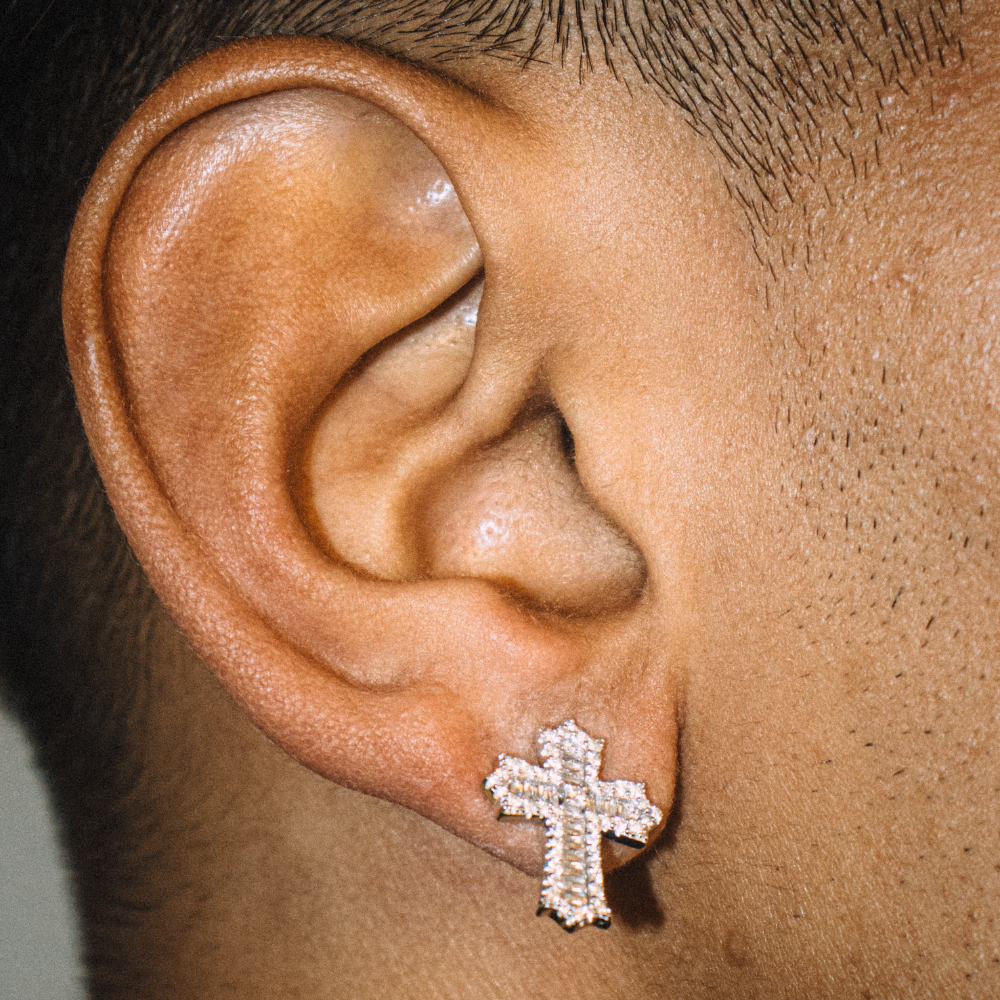 ICED OUT 'KRUIS' OORBELLEN - 925 ZILVER -