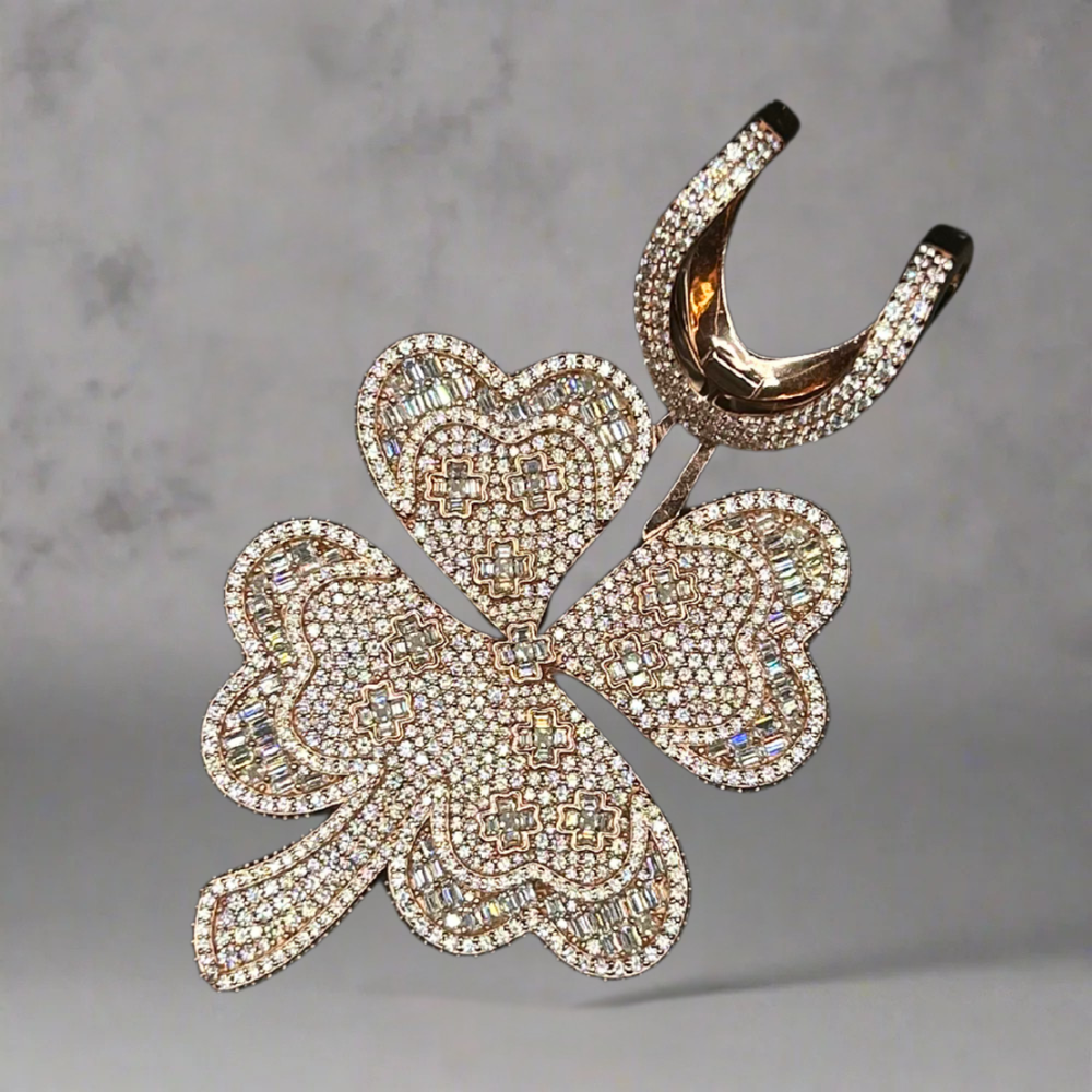 CUSTOM ICED OUT 'KLAVER' ROSÉ MOISSANITE DIAMANTEN HANGER - 925 ZILVER -