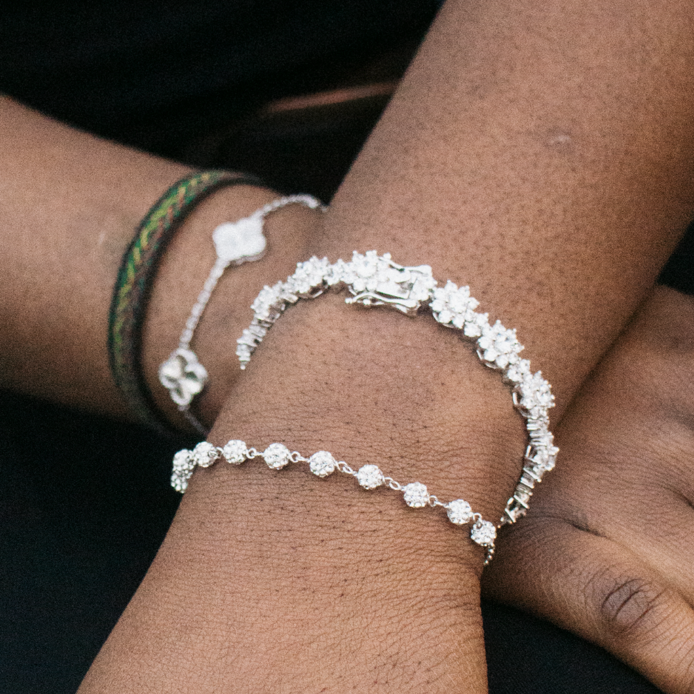 ICED OUT 'FLOWER' ARMBAND - 925 ZILVER -