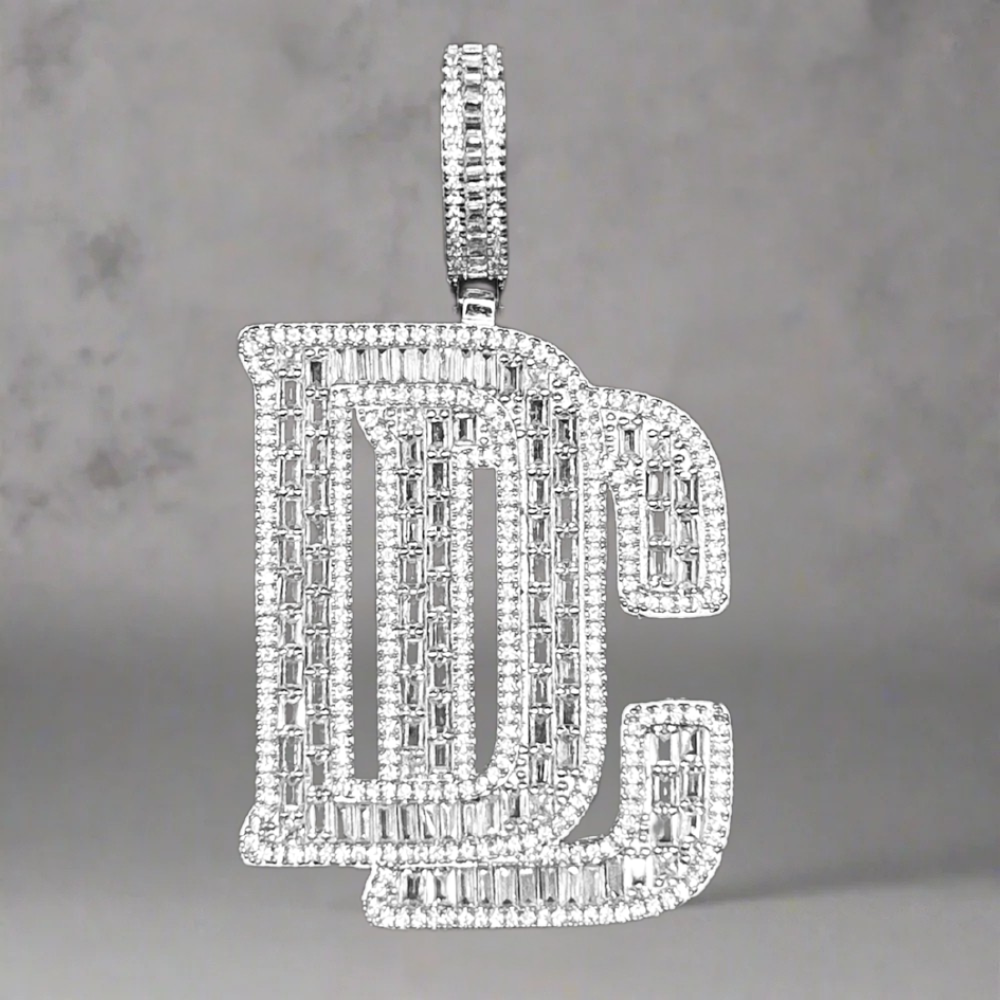 ZILVEREN ICED OUT 'DREAM CHASER' HANGER' - 925 ZILVER -
